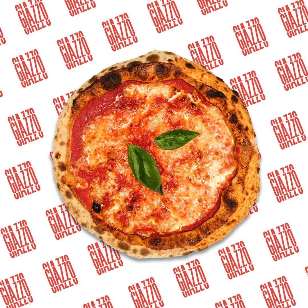 Pizza Margherita bei Giazzo